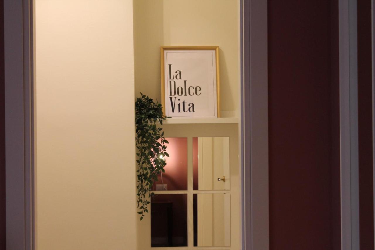 Casa Hari Bed & Breakfast Salerno Bagian luar foto